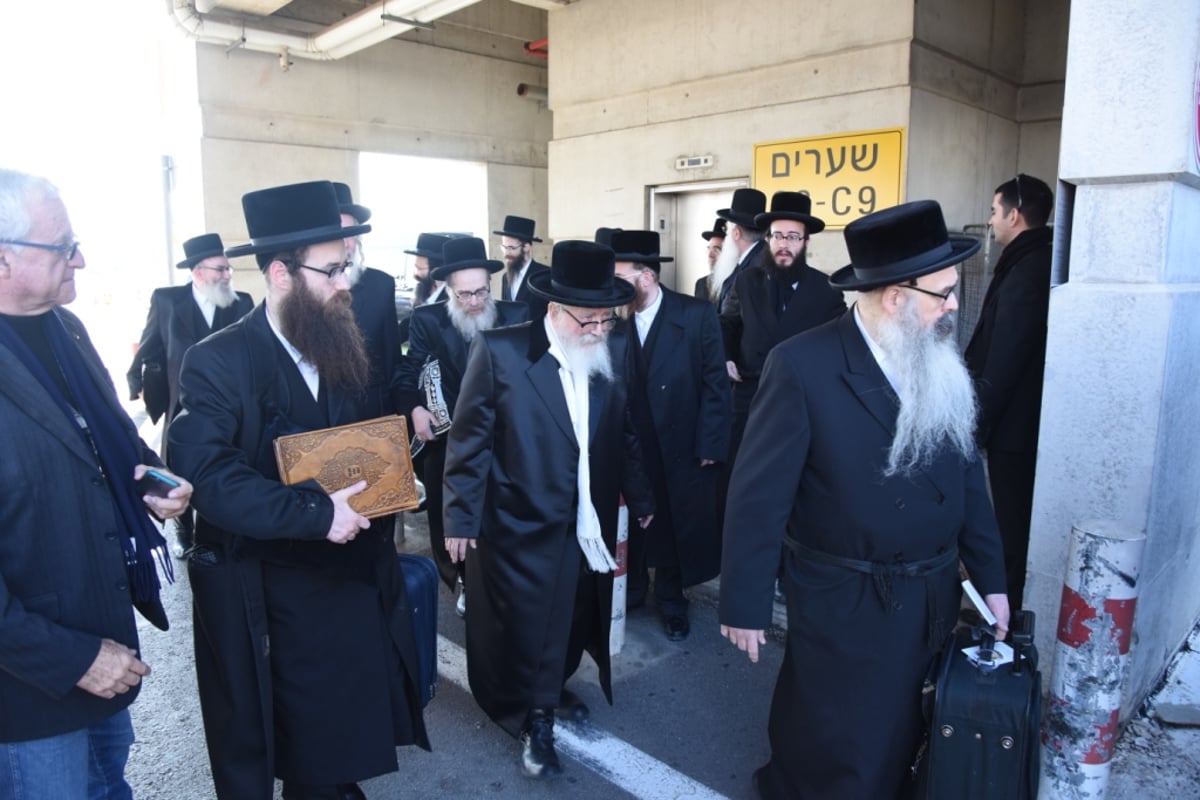 האדמו"ר מסקווירא נחת בישראל • תמונות ראשונות