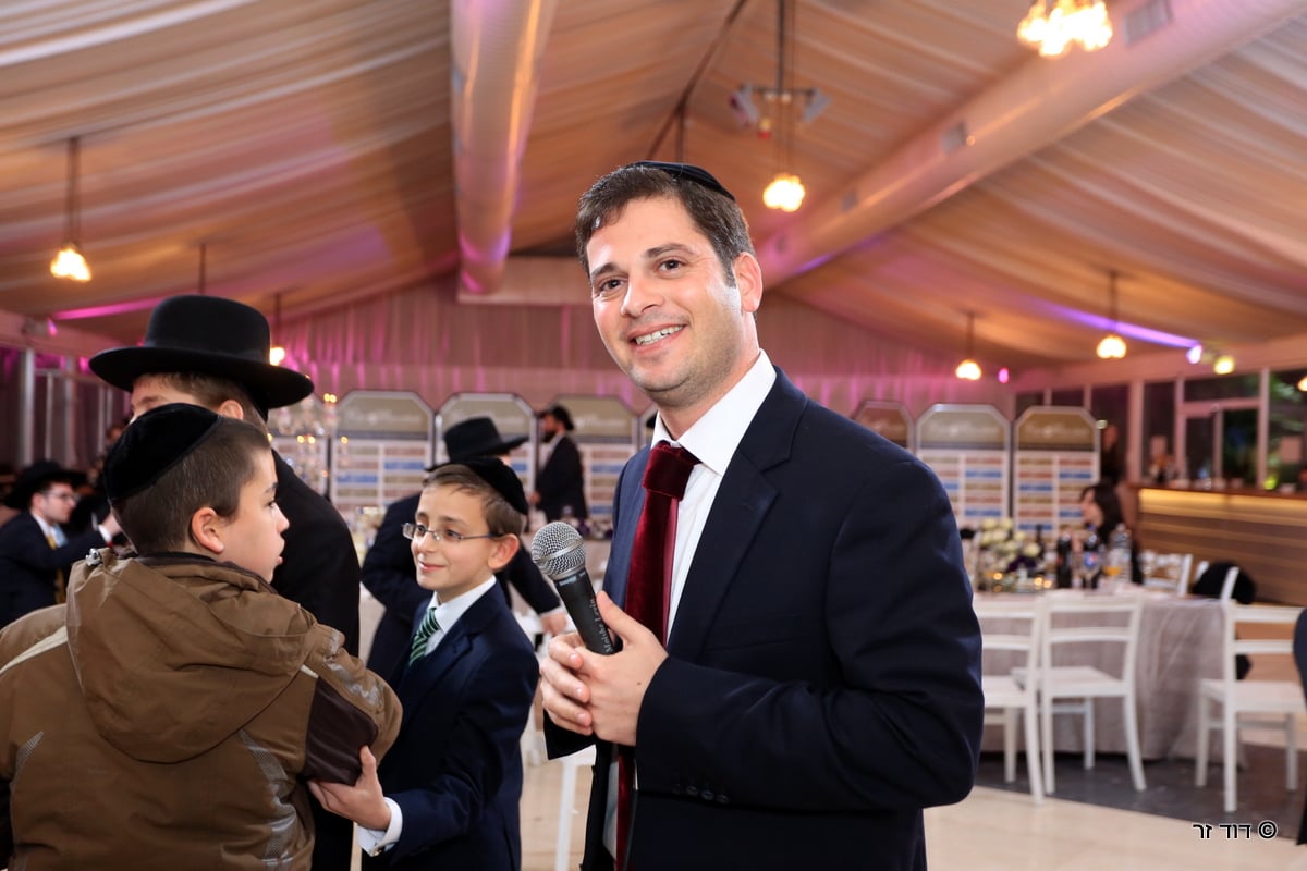 מזכיר בד"צ שארית ישראל ברמץ את בנו • צפו