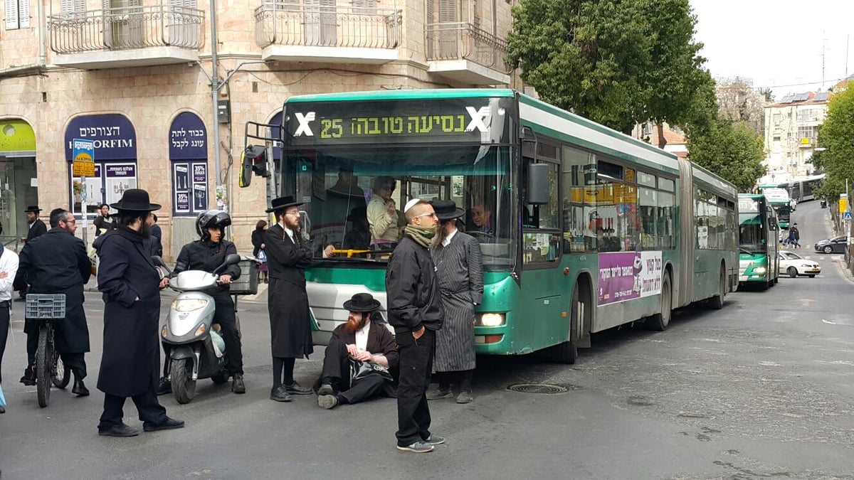 סערת נתיחת גופת התינוק: 10 עצורים בהפגנות סוערות • צפו