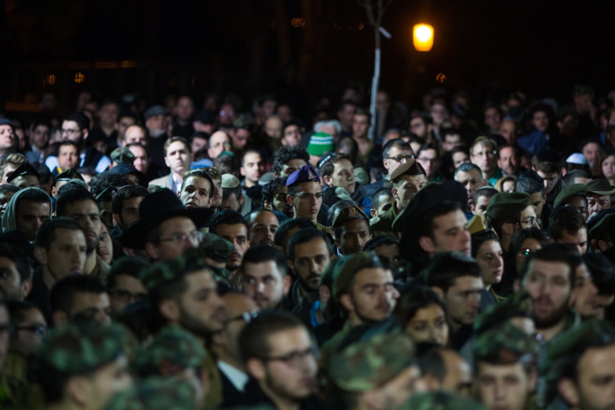 תיעוד דומע: אלפים ליוו למנוחות את החייל ישי רוסלס ז"ל