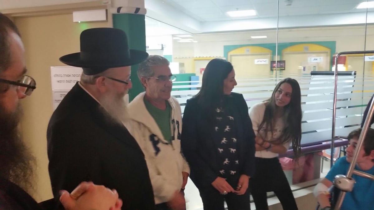 שר הבריאות ערך ביקור פתע בביה"ח שניידר