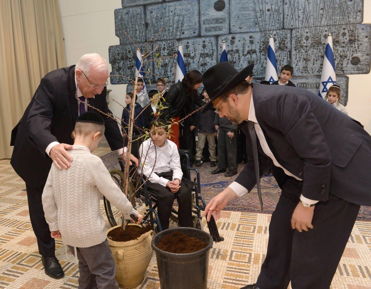 ילדי חינוך מיוחד חרדי מאלעד התארחו אצל הנשיא ריבלין