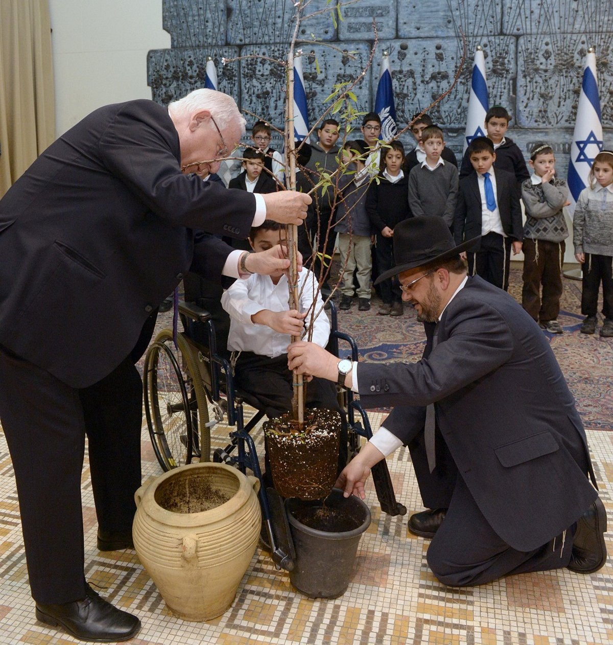 ילדי חינוך מיוחד חרדי מאלעד התארחו אצל הנשיא ריבלין