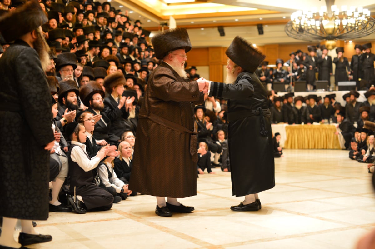 גלריה: מאות בחתונת בן הזקונים של האדמו"ר מסאסוב