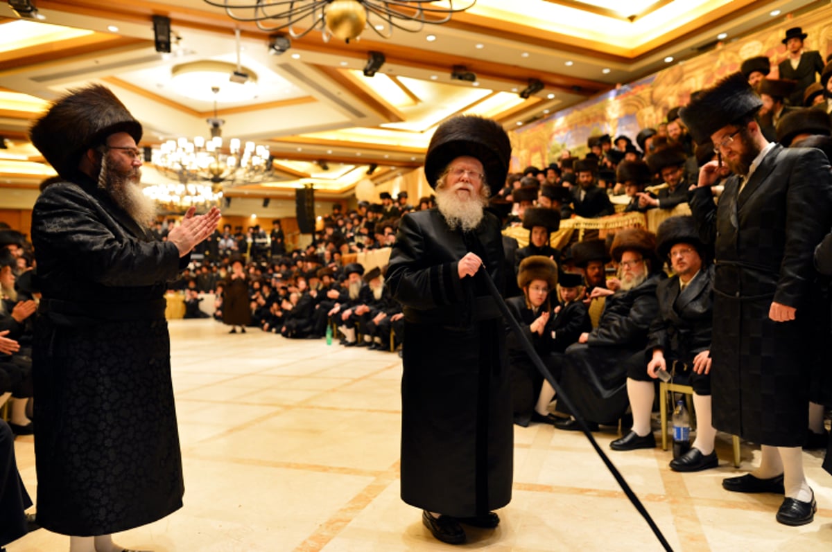 גלריה: מאות בחתונת בן הזקונים של האדמו"ר מסאסוב