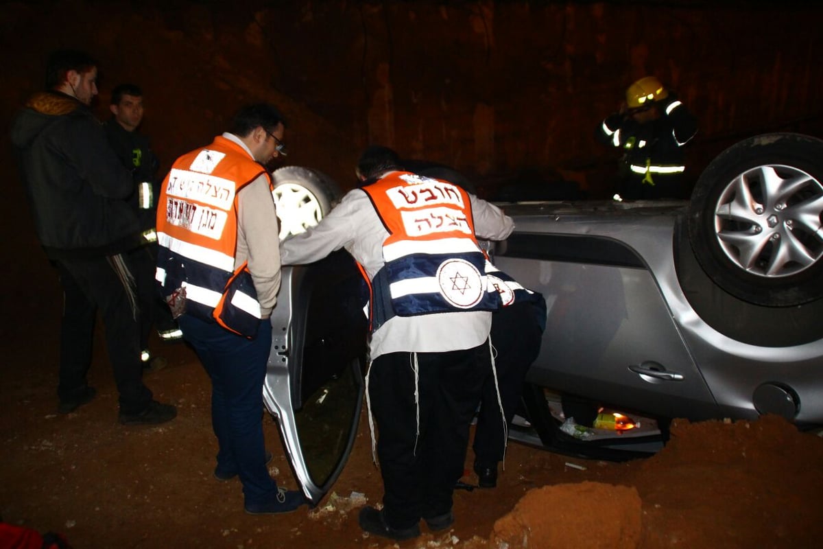 בני ברק: נהג איבד שליטה ונפל לאתר בניה מגובה של 10 מטר