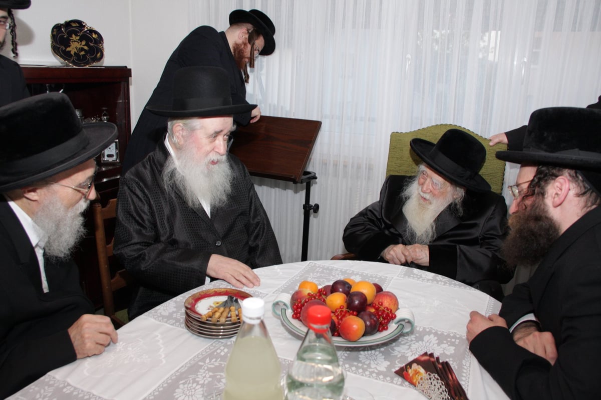 גלריה שניה: מראות חייו של הרבי מערלוי זצ"ל