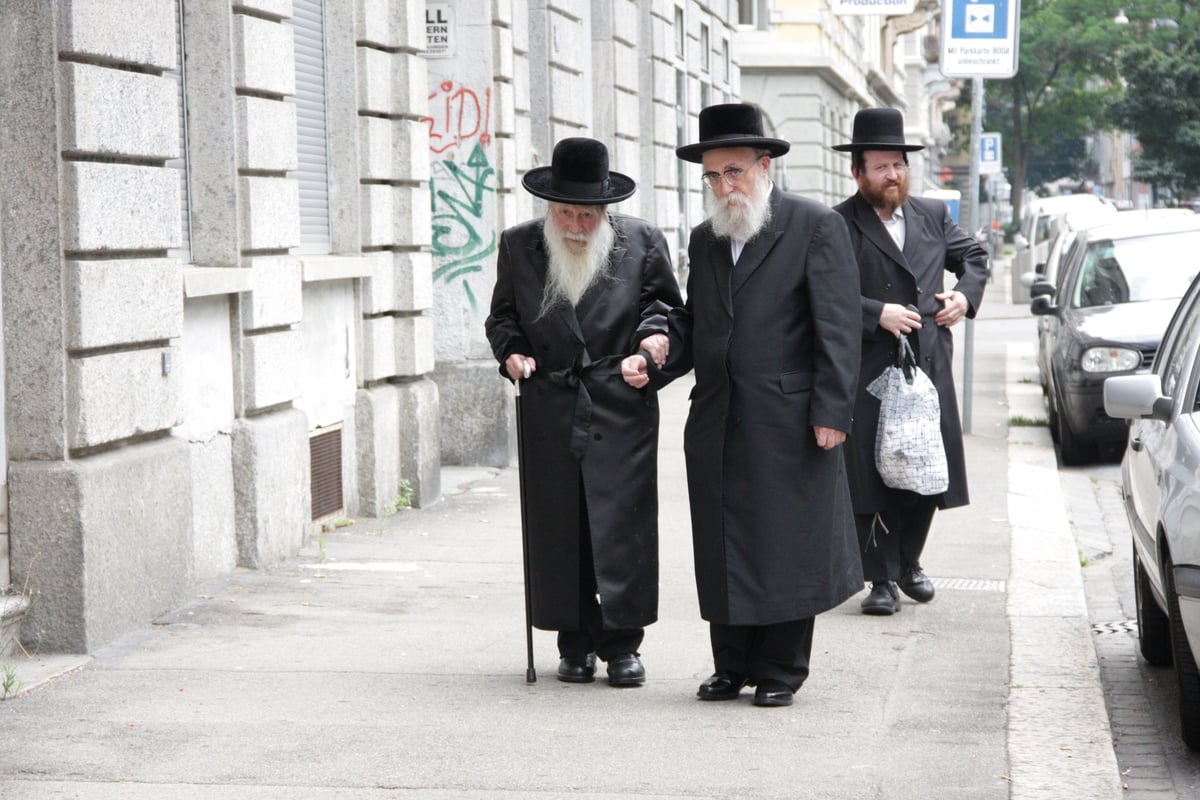 גלריה שניה: מראות חייו של הרבי מערלוי זצ"ל