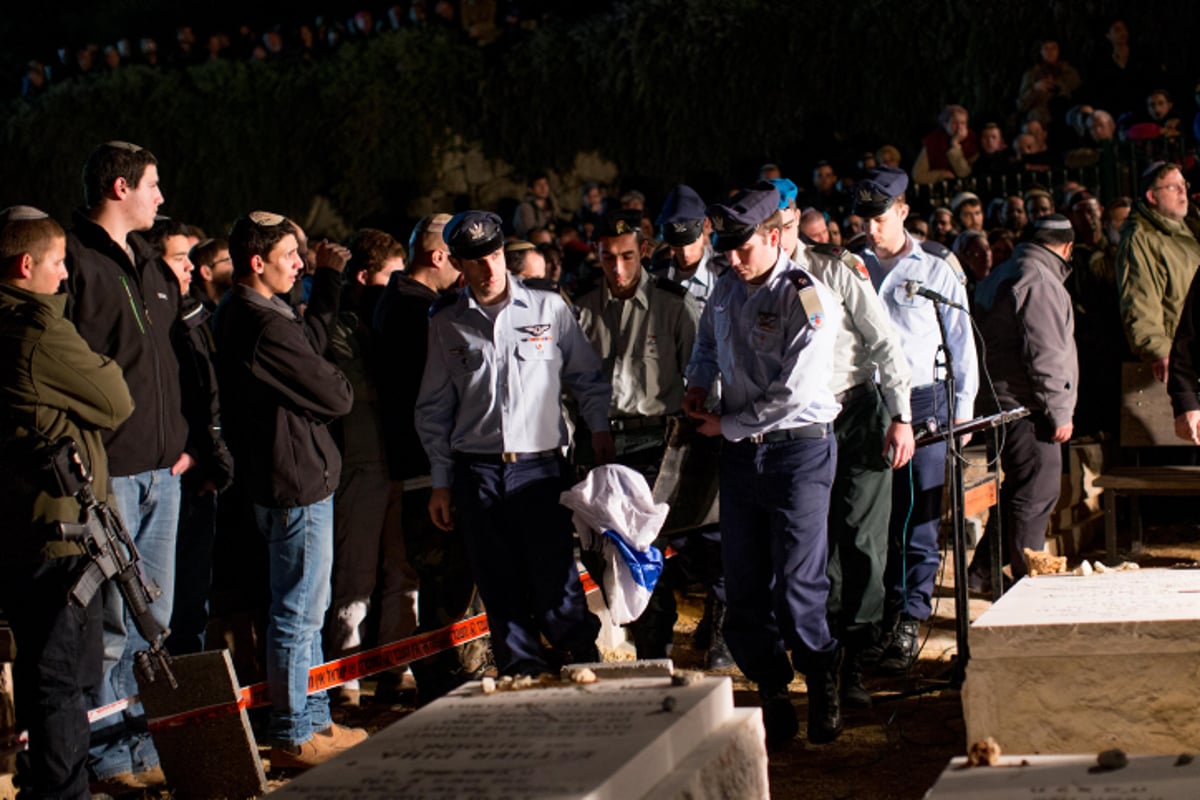 אלפים ליוו את אליאב גלמן: "התינוק לא יזכה לקבל חיבוק ממך"