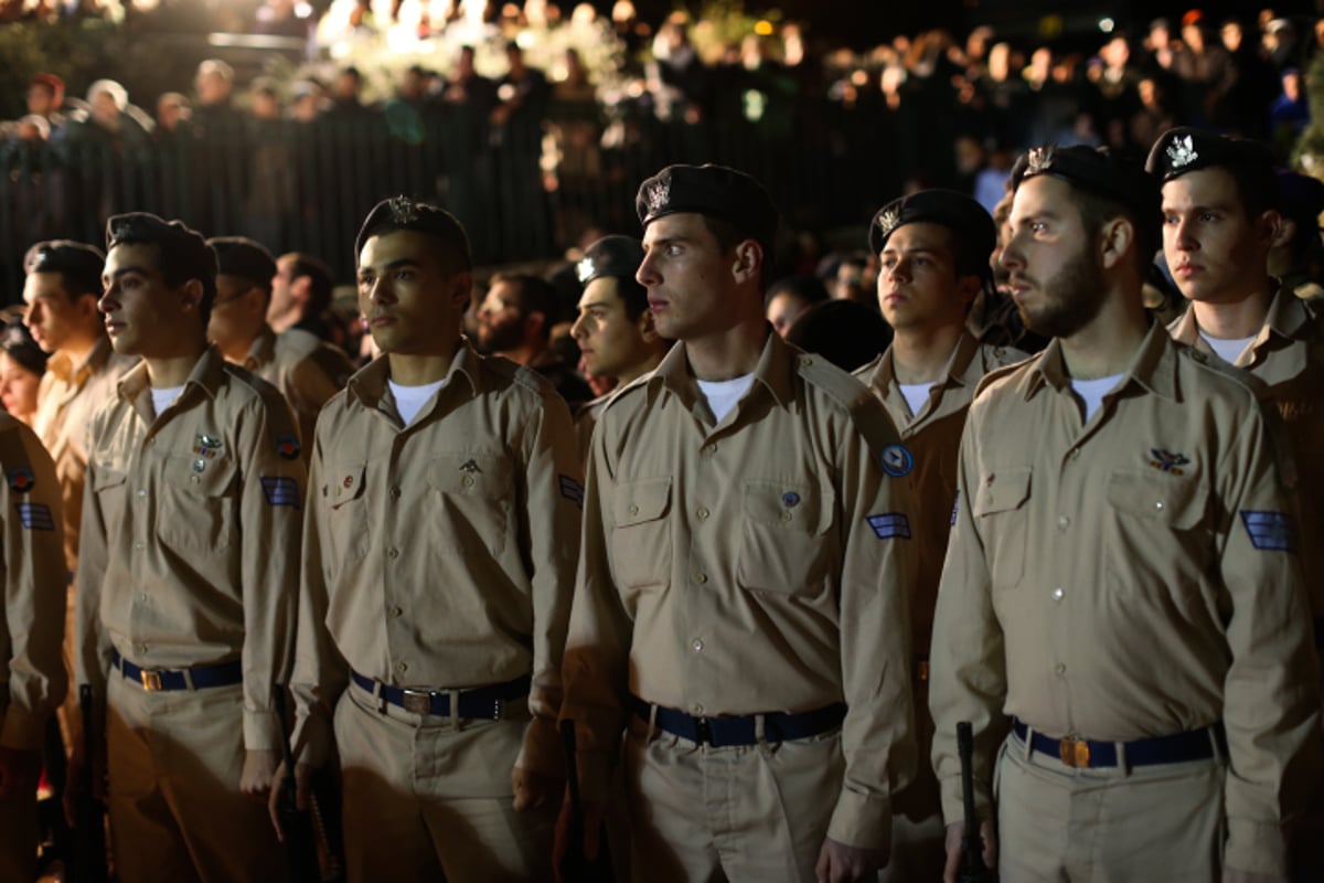 אלפים ליוו את אליאב גלמן: "התינוק לא יזכה לקבל חיבוק ממך"