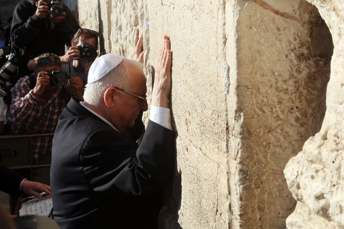 שומר על שתיקה, וטוב שכך. הנשיא ריבלין בכותל