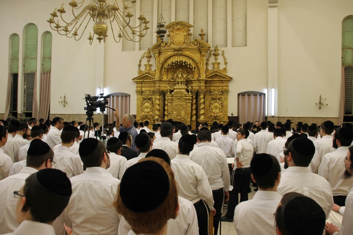 תיעוד: אלפים בעצרת לזכר ראש ישיבת פוניבז' הגאון רבי חיים שלמה ליבוביץ זצ"ל