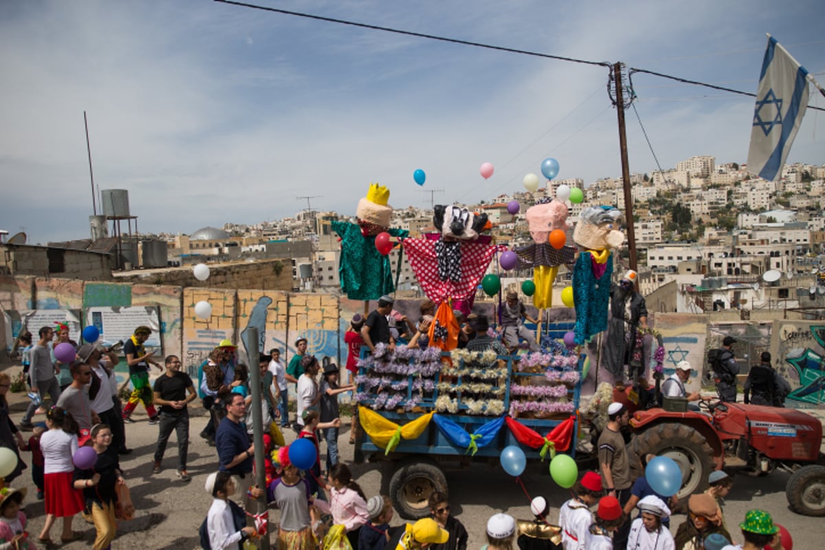 גלריה צבעונית: חגיגות פורים בחברון