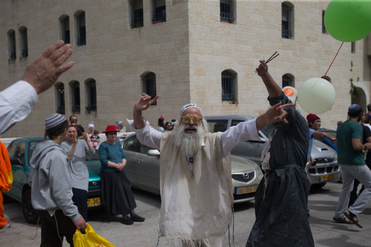 גלריה צבעונית: חגיגות פורים בחברון