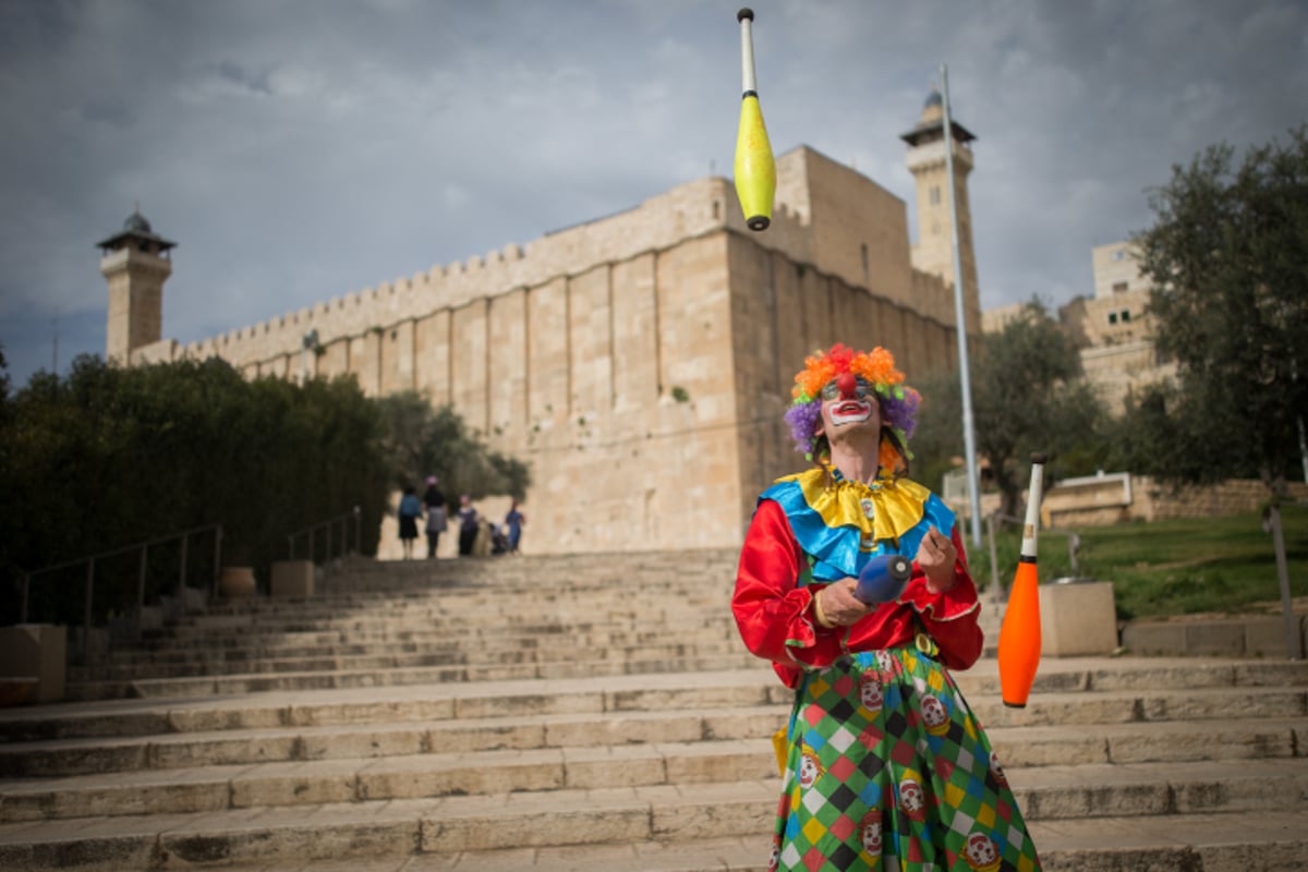 גלריה צבעונית: חגיגות פורים בחברון