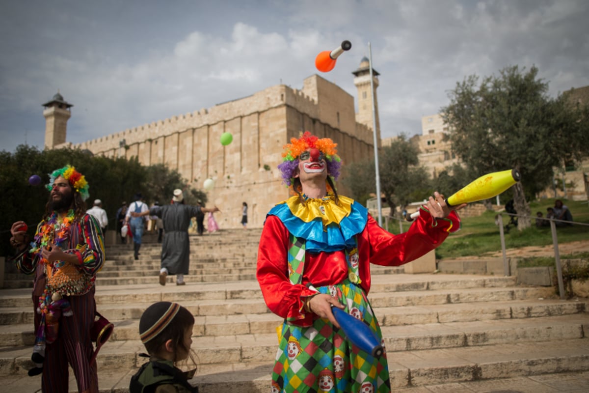 גלריה צבעונית: חגיגות פורים בחברון