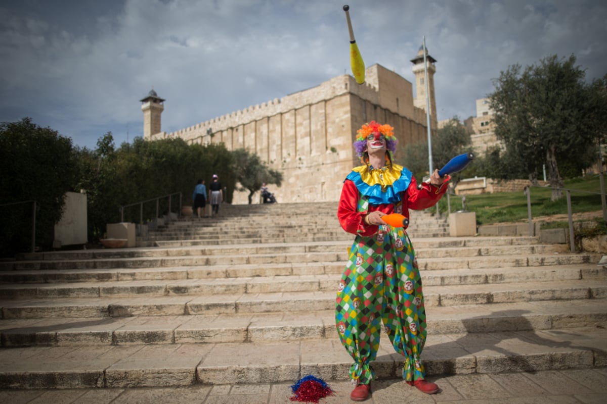 גלריה צבעונית: חגיגות פורים בחברון