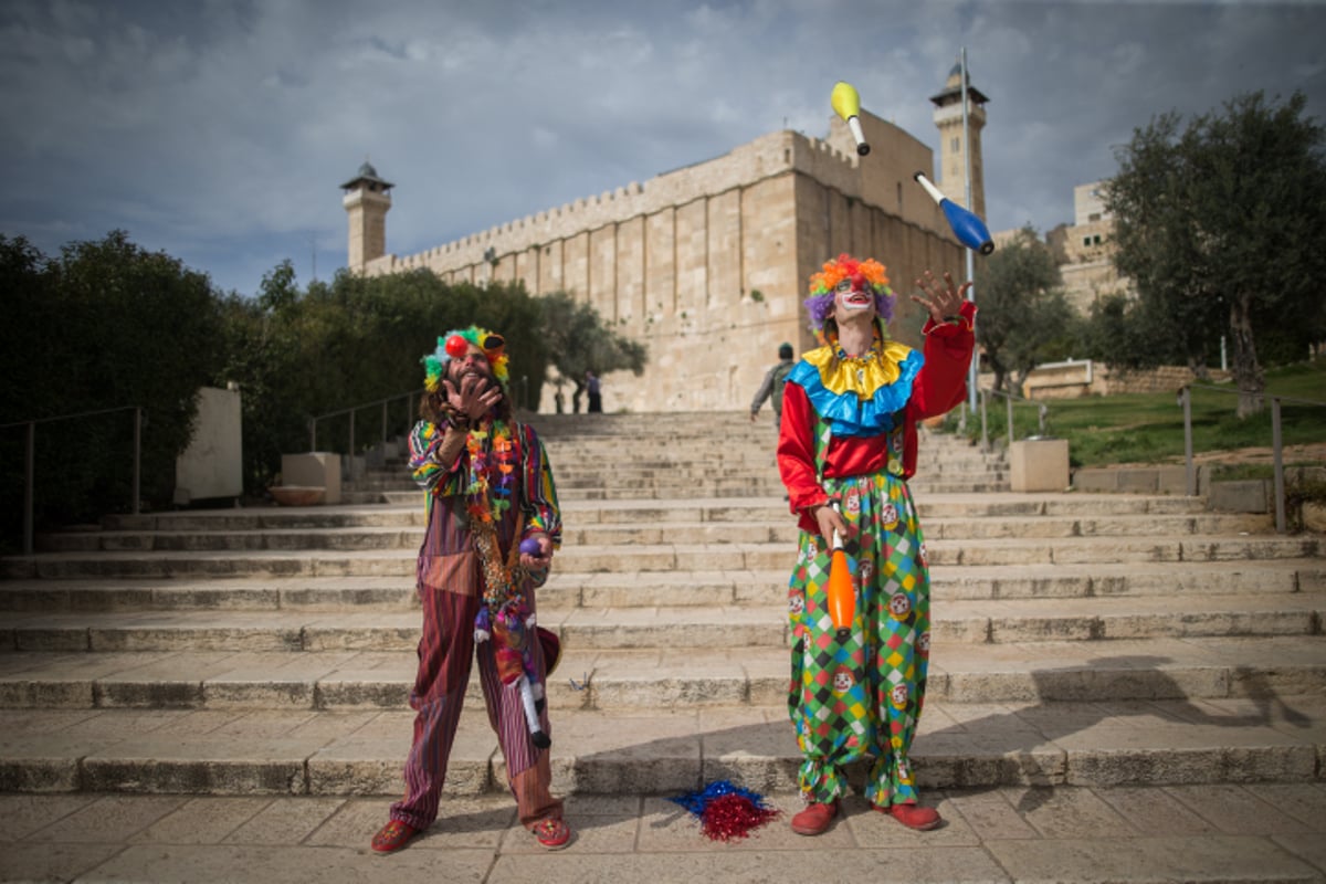 גלריה צבעונית: חגיגות פורים בחברון