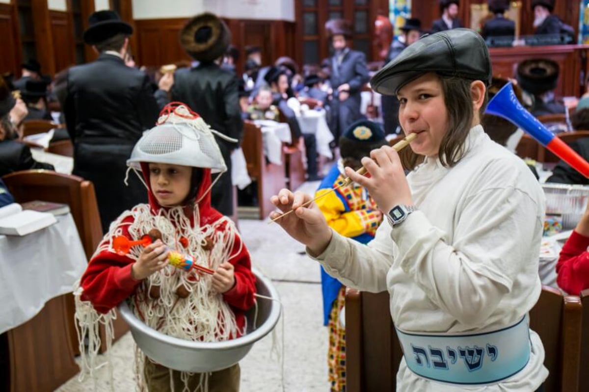 גלריה ססגונית: חגיגות פורים בניו יורק