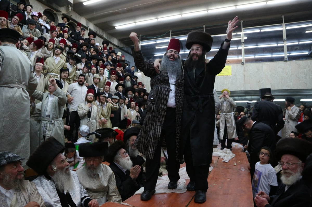 תיעוד מיוחד: הרבי מלעלוב בטיש פורים