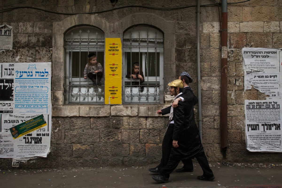 גלריה ירושלמית: פורים במאה שערים וסימטאותיה