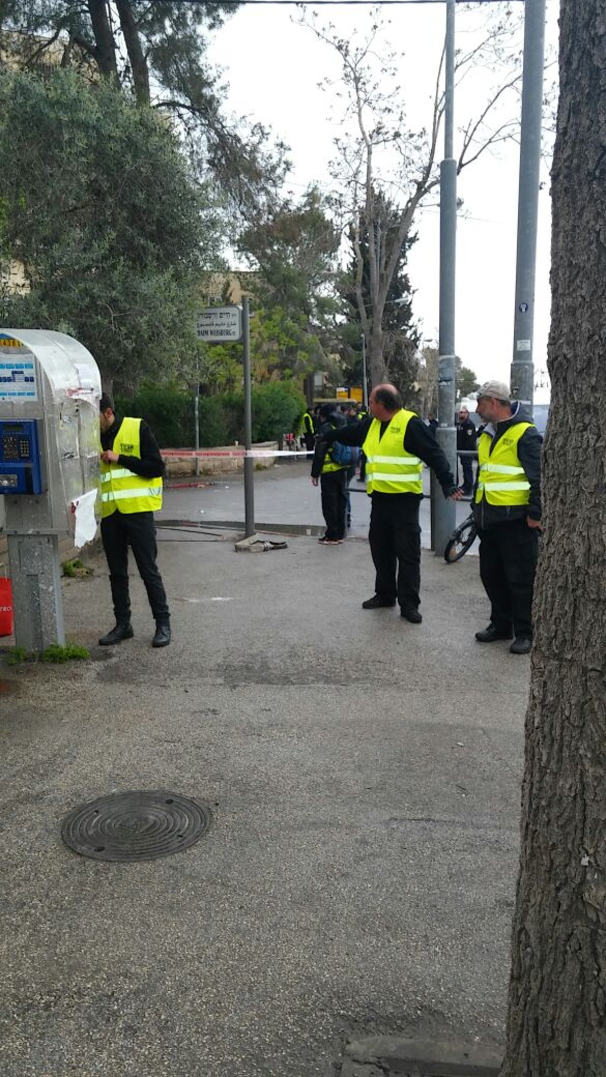 לקראת הריסה: מאות שוטרים ופקחים מפנים את הישיבה  • תיעוד