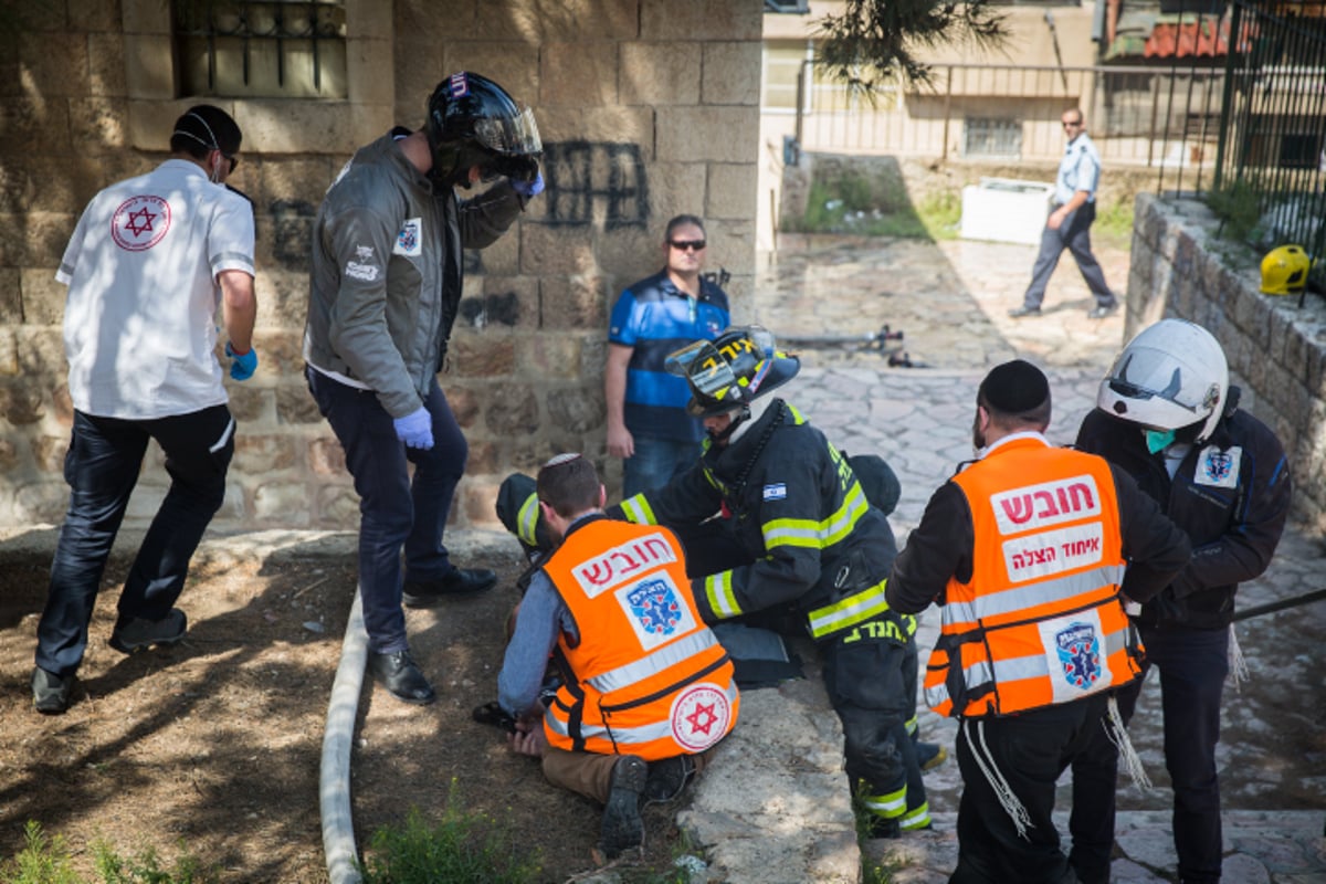 בתי ורשא עלו באש, וכל הסקרנים הגיעו; גלריה