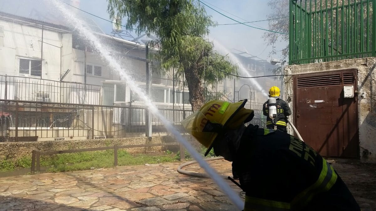 צפו בווידאו: לוחמי האש נלחמים בלהבות