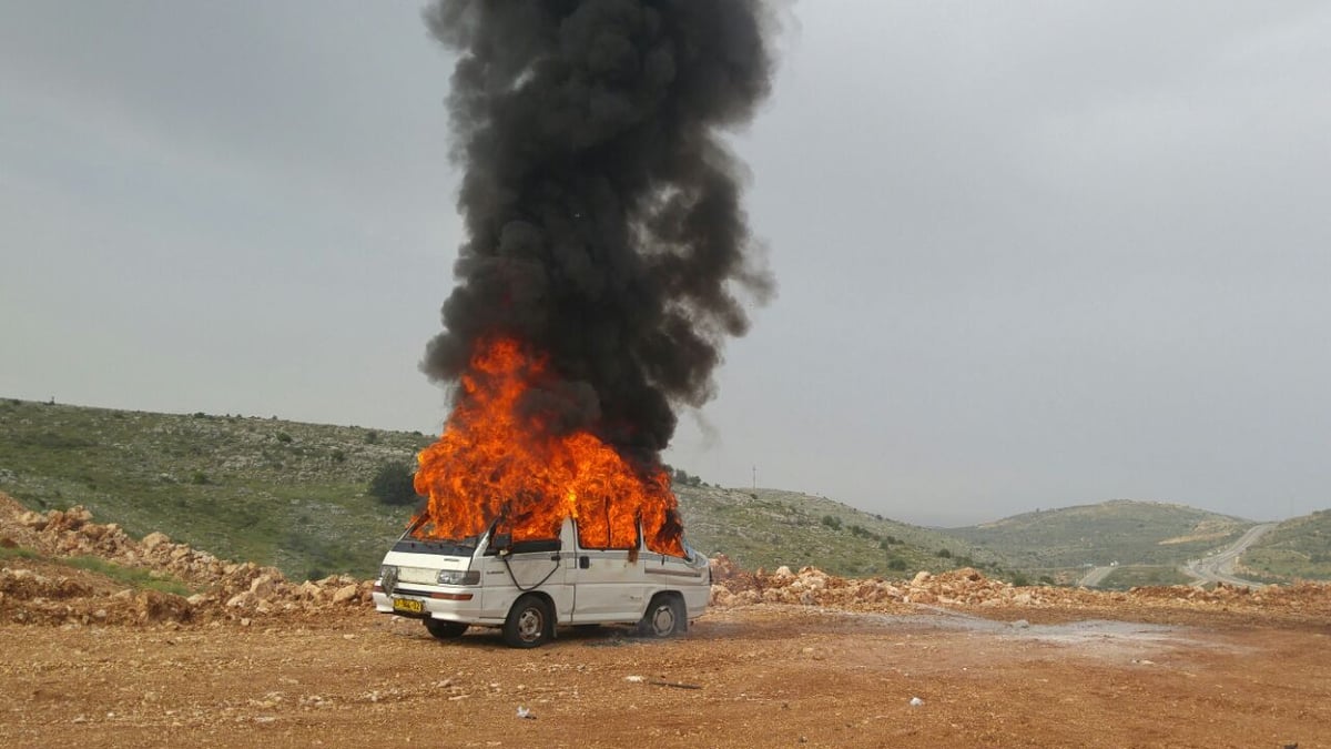 צפו: נפילת טילים על רכבים ומפעלים עם חומ"ס