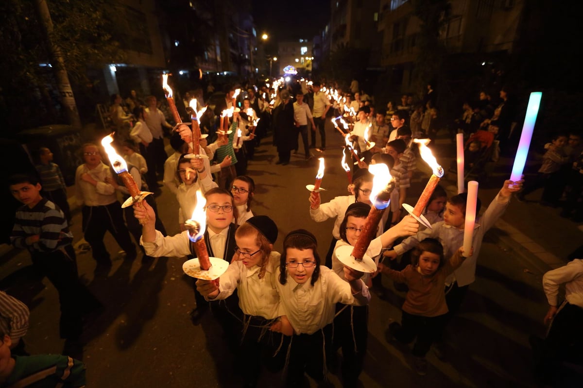 מרהיב: הכנסת ס"ת לקהילת 'חוג חתם סופר'