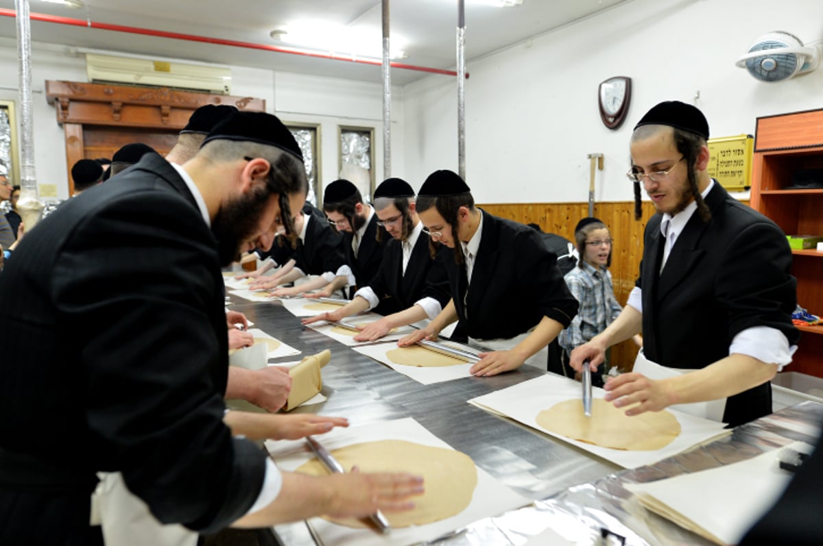 מהלישה ועד האפייה: המצות של קרעטשניף