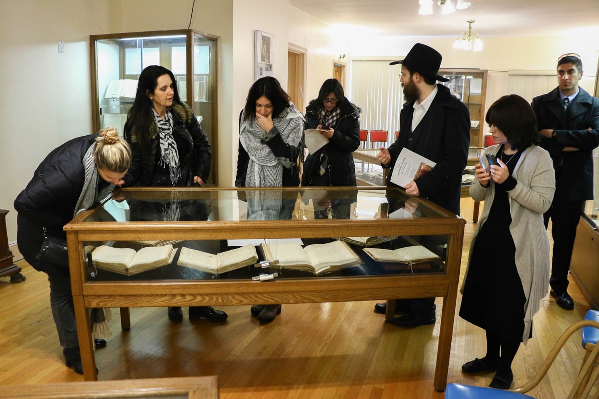 השרה מירי רגב ביקרה במרכז חב"ד בניו יורק