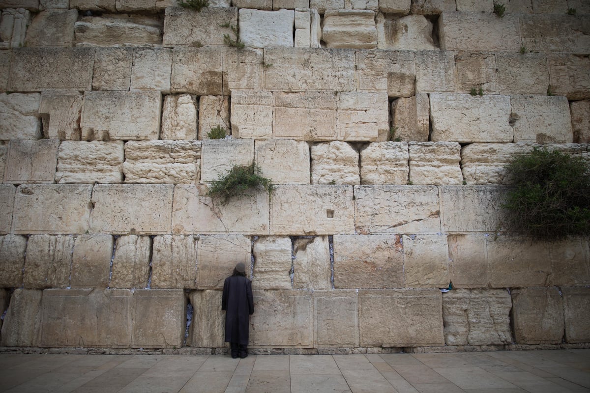 כשר לפסח: כך ניקו את אבני הכותל המערבי