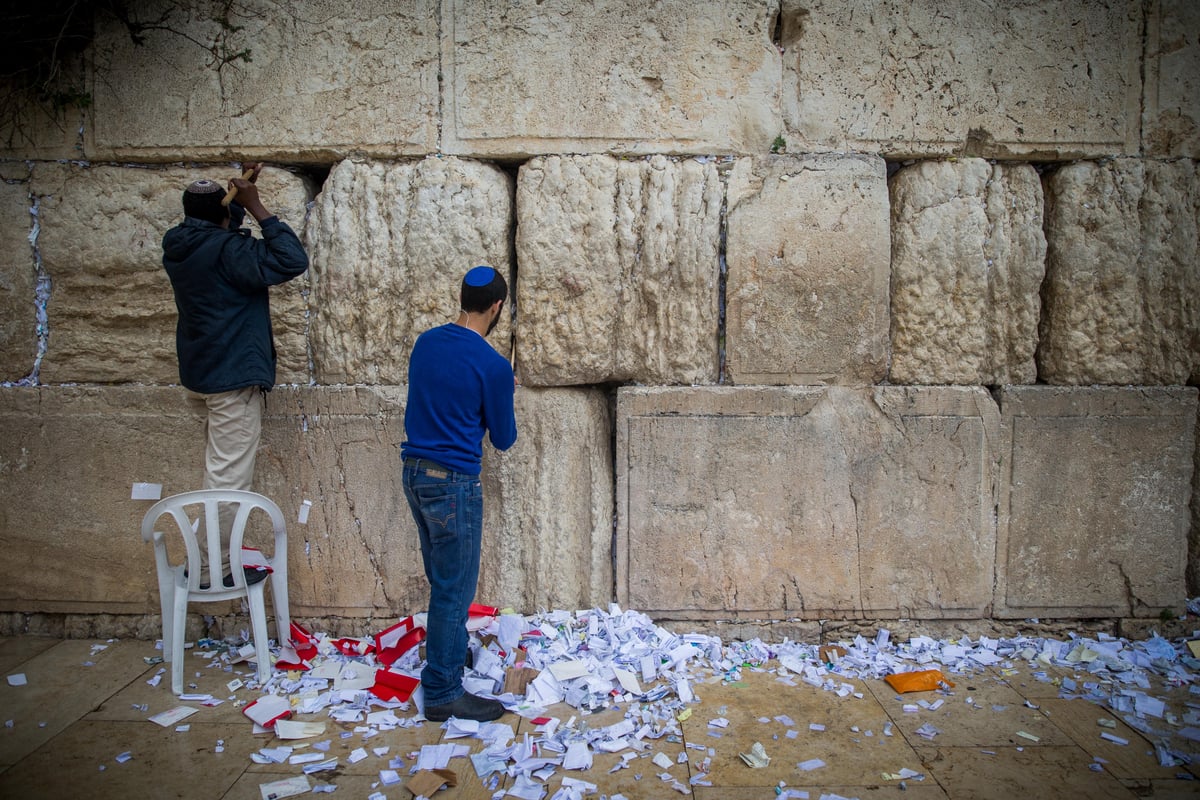 כשר לפסח: כך ניקו את אבני הכותל המערבי