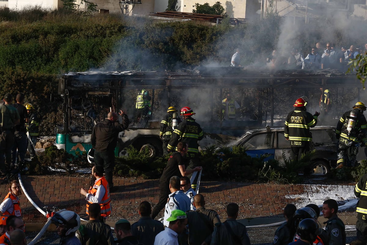 דם, אש ועשן: תיעוד מזירת הפיגוע בירושלים