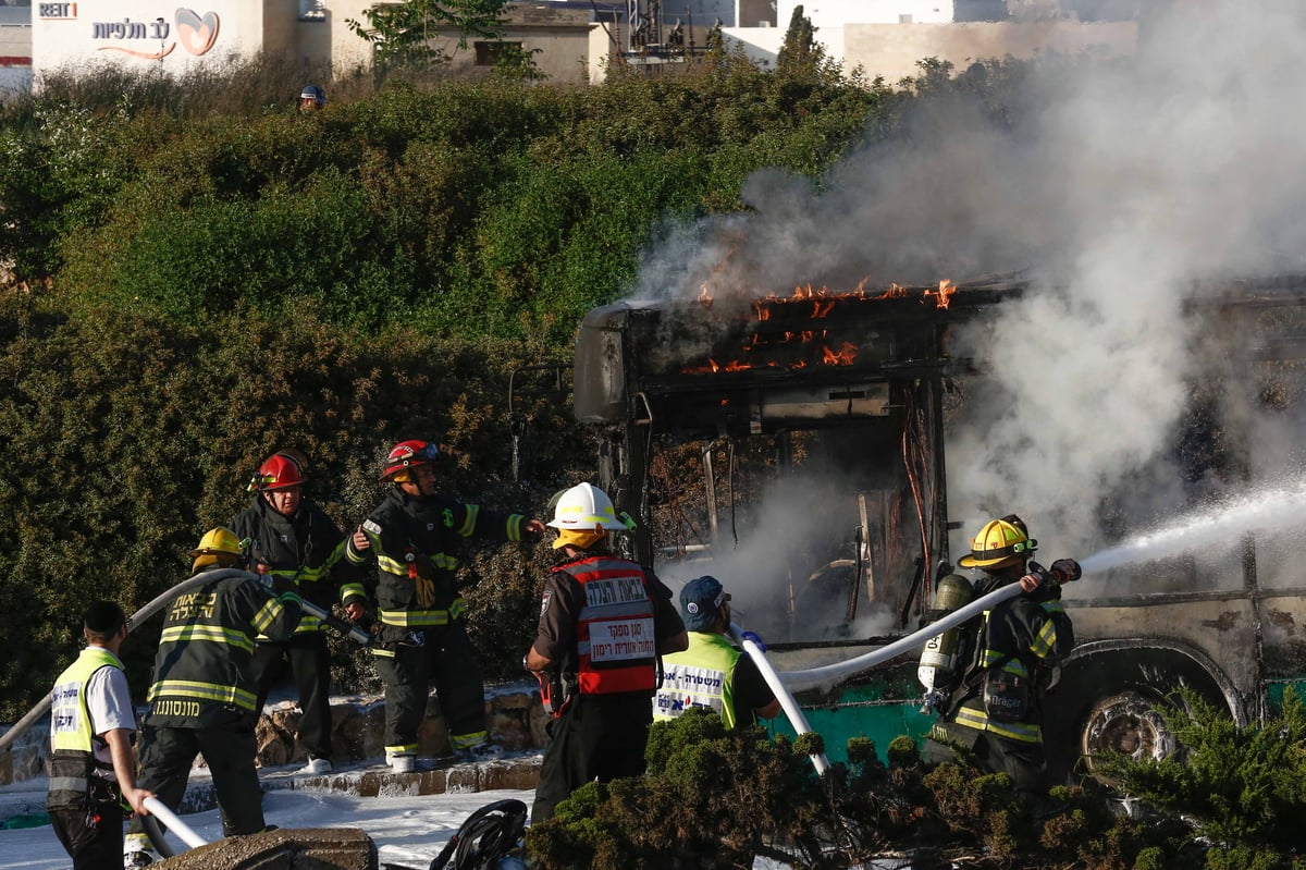 דם, אש ועשן: תיעוד מזירת הפיגוע בירושלים