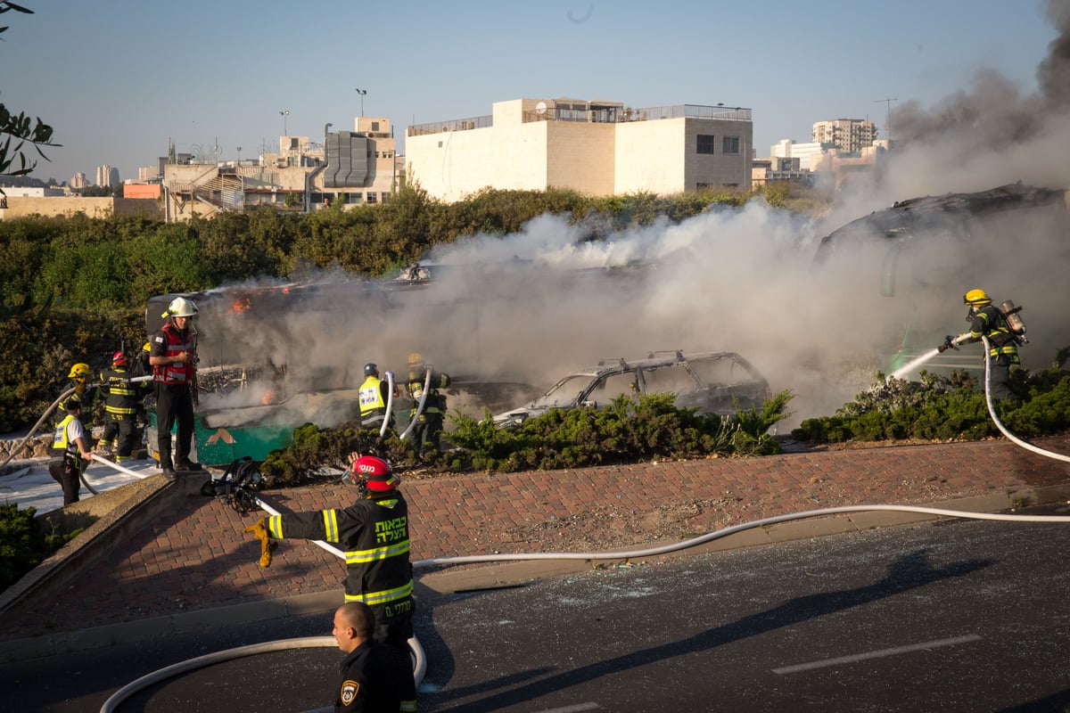 דם, אש ועשן: תיעוד מזירת הפיגוע בירושלים