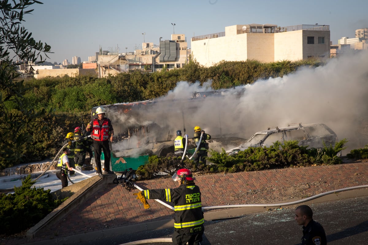 דם, אש ועשן: תיעוד מזירת הפיגוע בירושלים