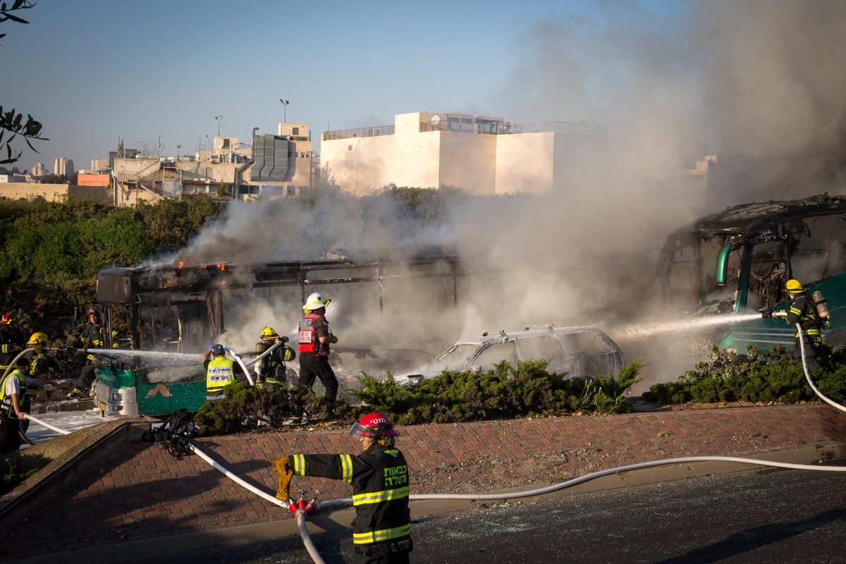 דם, אש ועשן: תיעוד מזירת הפיגוע בירושלים