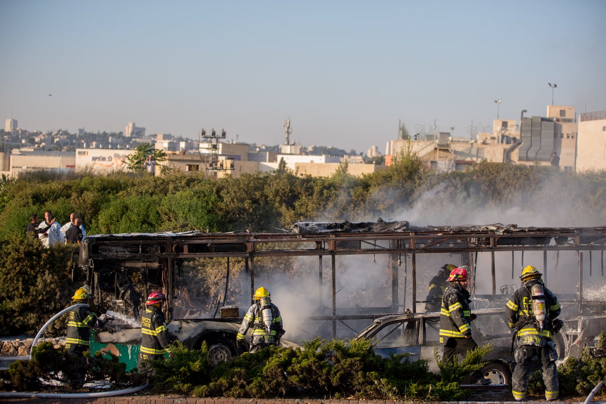 דם, אש ועשן: תיעוד מזירת הפיגוע בירושלים