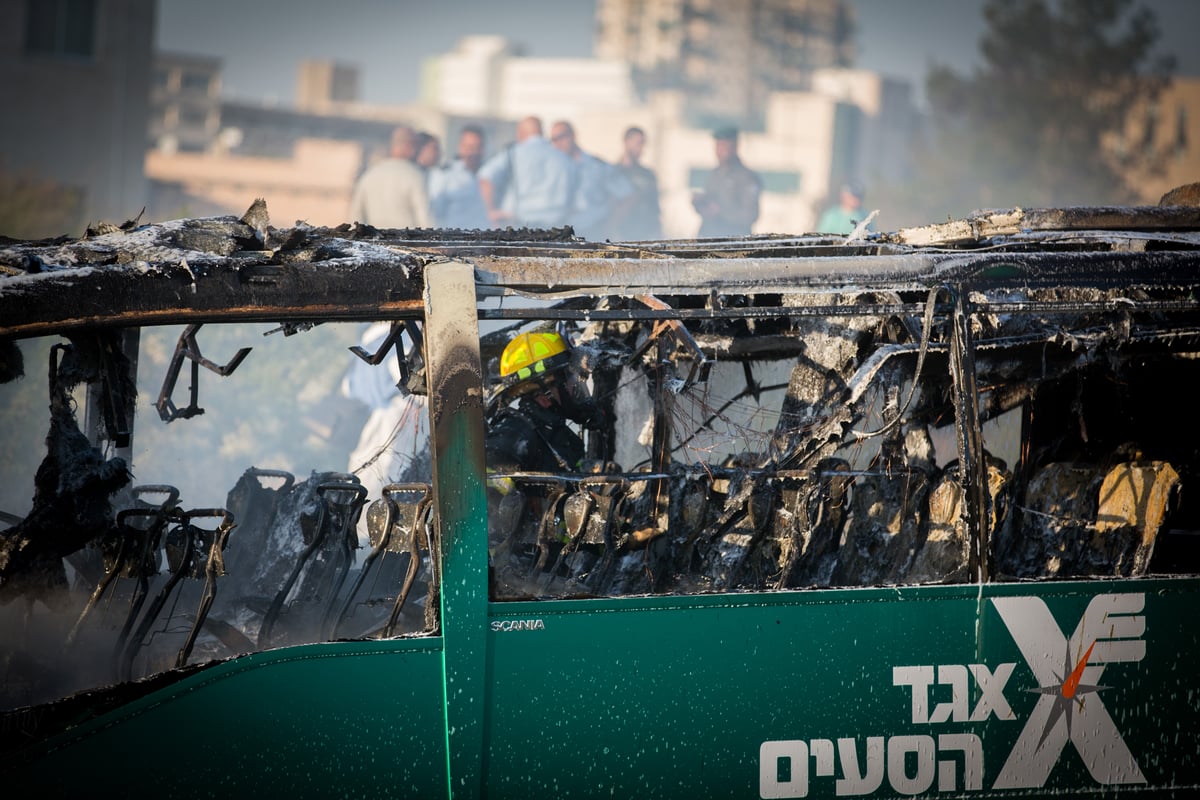 דם, אש ועשן: תיעוד מזירת הפיגוע בירושלים