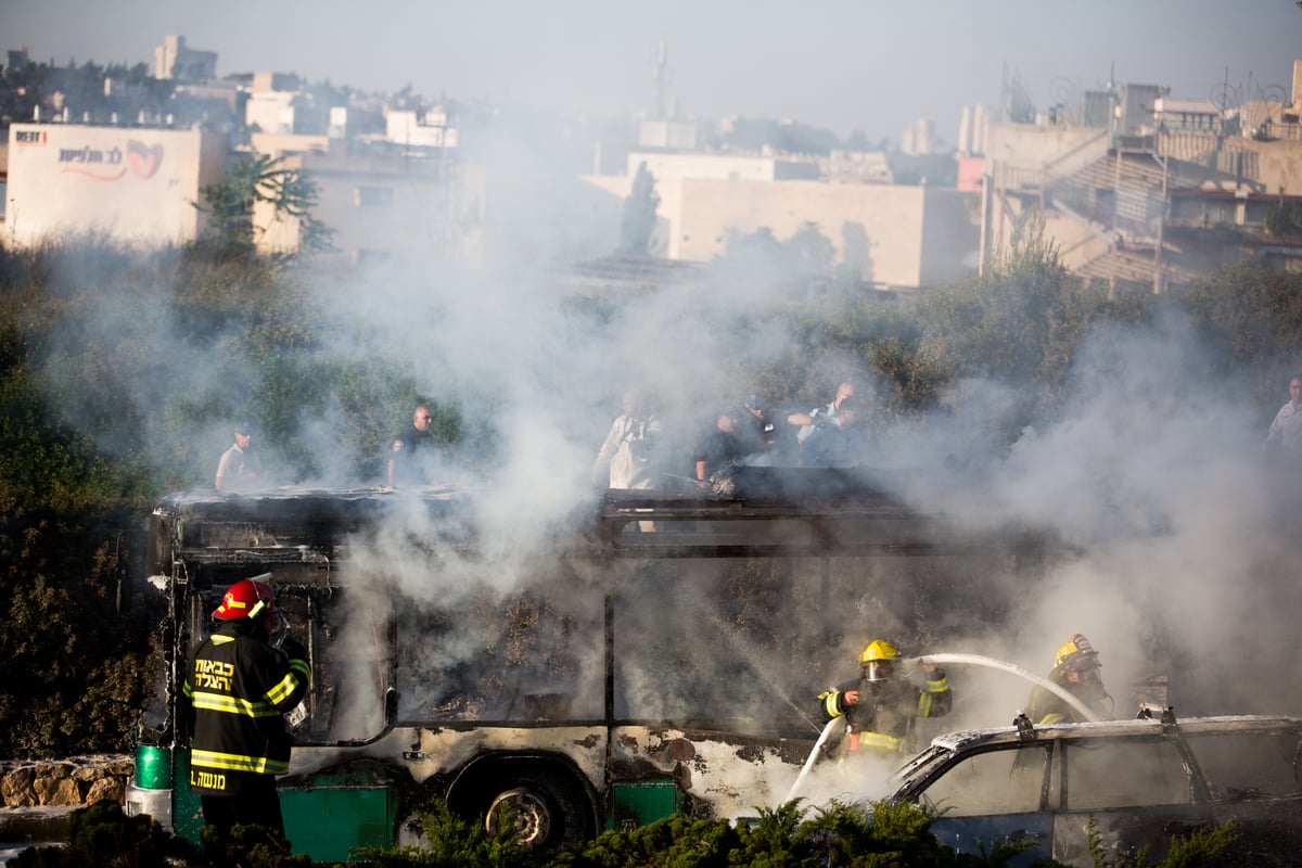 דם, אש ועשן: תיעוד מזירת הפיגוע בירושלים