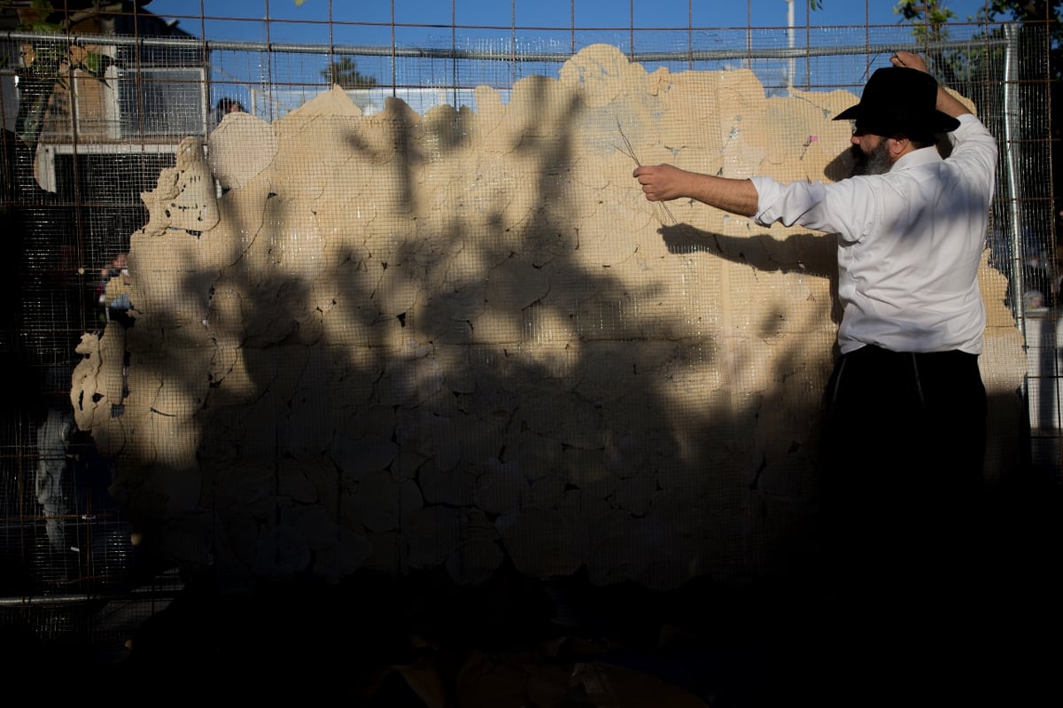 צפו בתיעוד: האם זו המצה הגדולה בעולם?