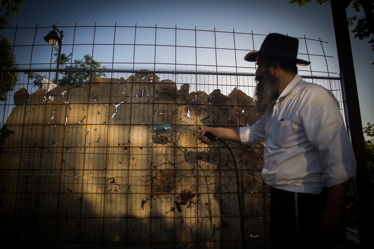 צפו בתיעוד: האם זו המצה הגדולה בעולם?