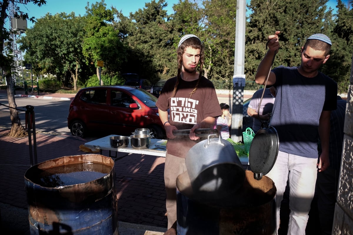 צפו בתיעוד: האם זו המצה הגדולה בעולם?