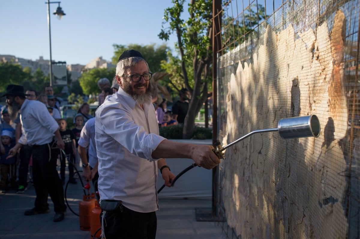 צפו בתיעוד: האם זו המצה הגדולה בעולם?