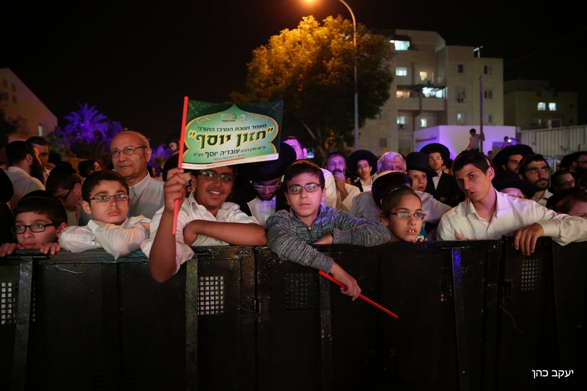 פתח תקווה עושה כבוד לתורה: בית כנסת על שם מרן הגר"ע יוסף