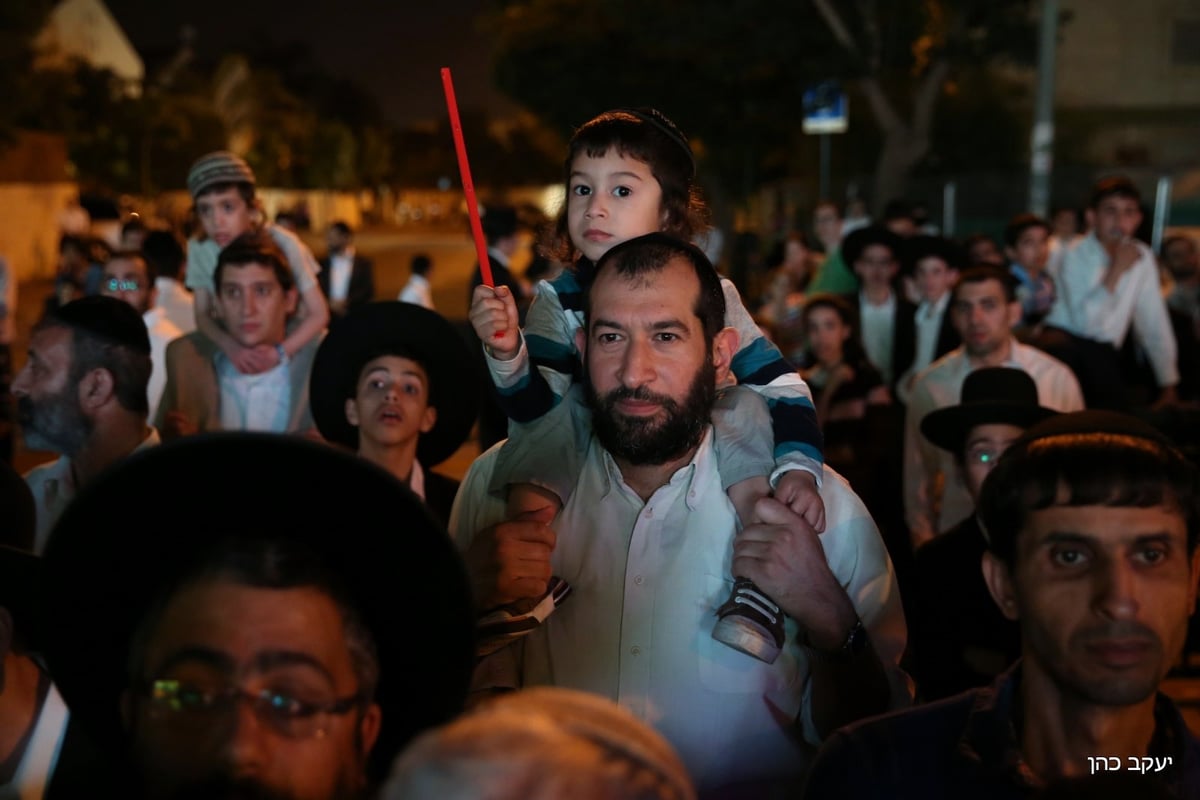 פתח תקווה עושה כבוד לתורה: בית כנסת על שם מרן הגר"ע יוסף