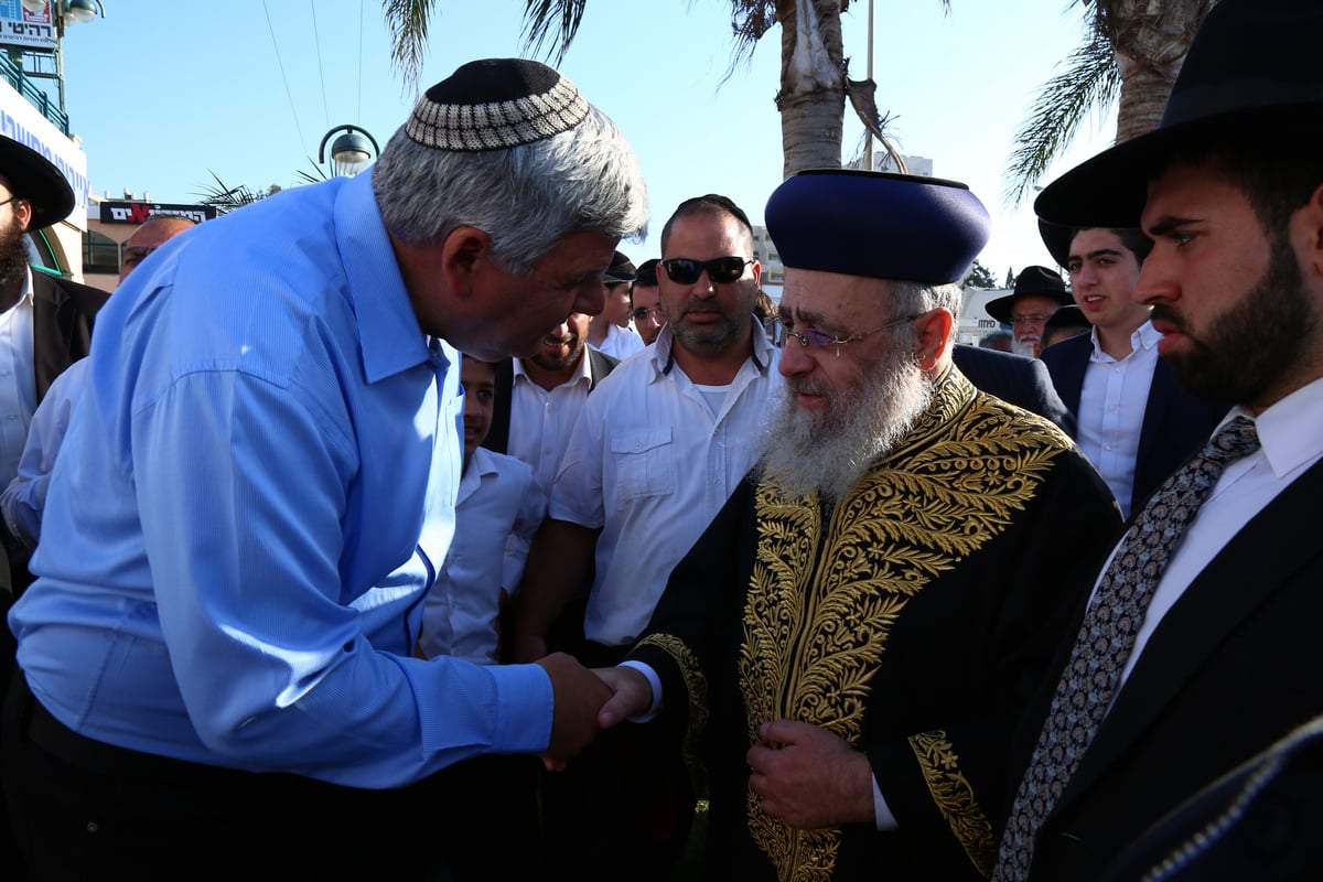 הראשל"צ חנך רחוב על שם אביו מרן פוסק הדור רבינו עובדיה יוסף זצוק"ל