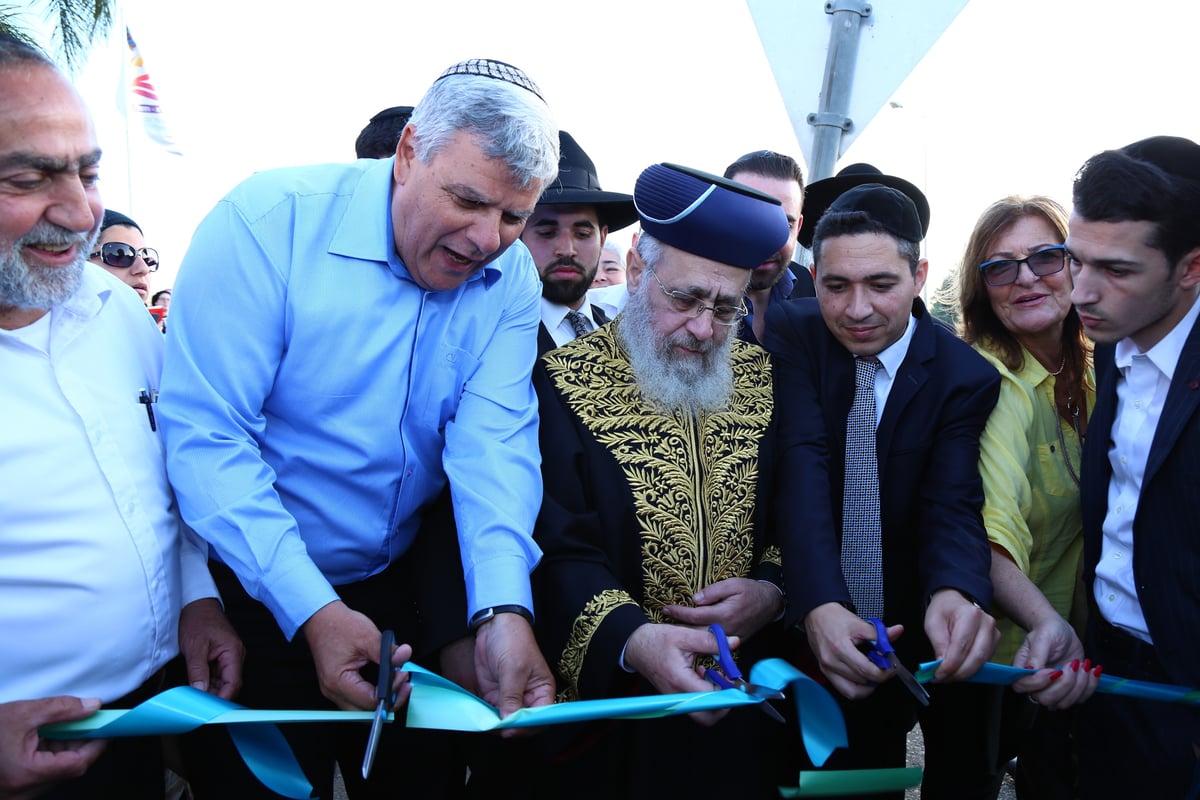 הראשל"צ חנך רחוב על שם אביו מרן פוסק הדור רבינו עובדיה יוסף זצוק"ל